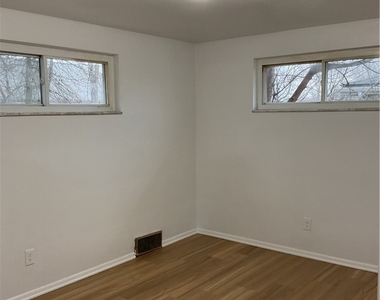 214 Erwin Place - Photo Thumbnail 9