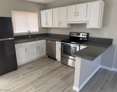 5206 Golden Lane - Photo Thumbnail 6