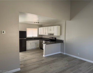 5206 Golden Lane - Photo Thumbnail 2