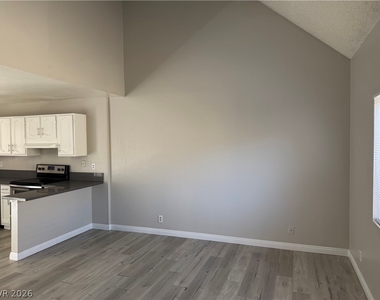 5206 Golden Lane - Photo Thumbnail 3