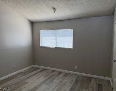 5206 Golden Lane - Photo Thumbnail 13