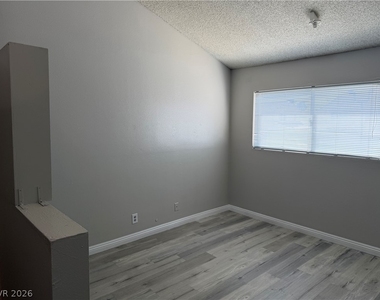 5206 Golden Lane - Photo Thumbnail 12