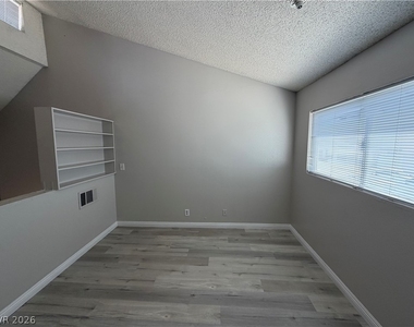 5206 Golden Lane - Photo Thumbnail 18