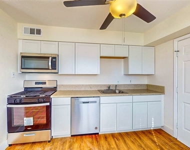 1302 Rexford Place - Photo Thumbnail 3