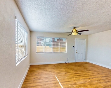 1302 Rexford Place - Photo Thumbnail 5