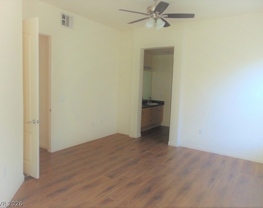 44 Serene Avenue - Photo Thumbnail 17