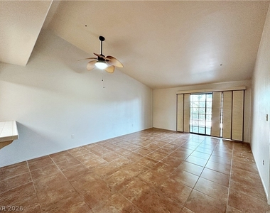 2851 S Valley View Boulevard - Photo Thumbnail 11