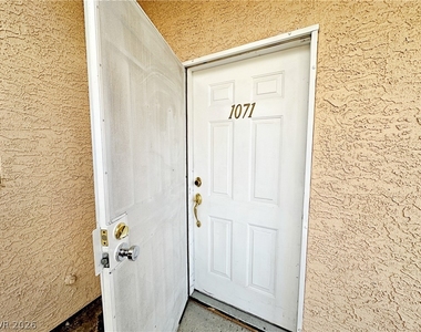 2851 S Valley View Boulevard - Photo Thumbnail 2