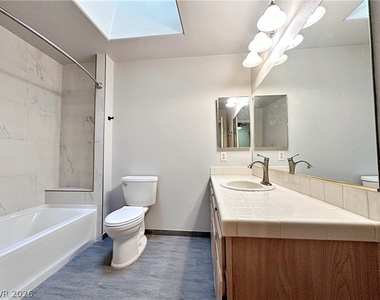 2851 S Valley View Boulevard - Photo Thumbnail 18