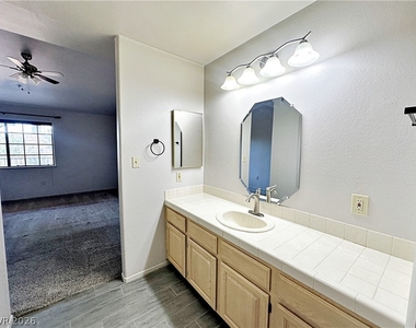 2851 S Valley View Boulevard - Photo Thumbnail 23