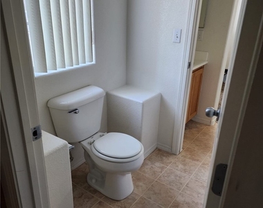 11901 Fairfax Ridge Street - Photo Thumbnail 45