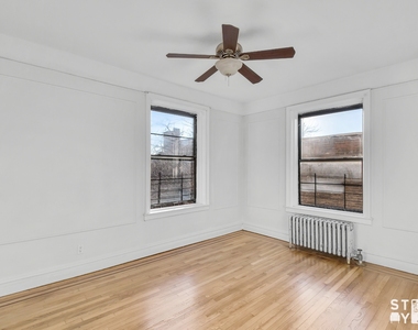 400 Clinton Avenue - Photo Thumbnail 4