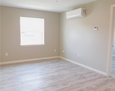 413 S Main Street - Photo Thumbnail 7