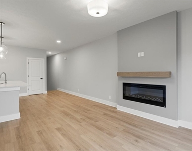 1155 Marina Parkway - Photo Thumbnail 8