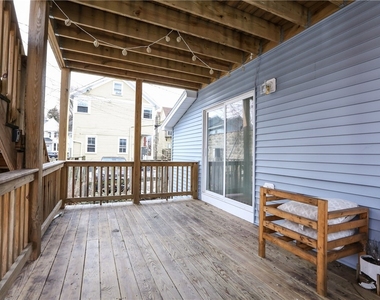 36 Tracy Street - Photo Thumbnail 2