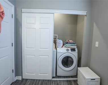 36 Tracy Street - Photo Thumbnail 19