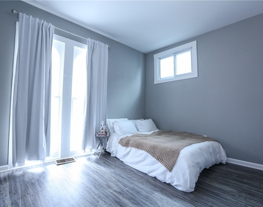 36 Tracy Street - Photo Thumbnail 12