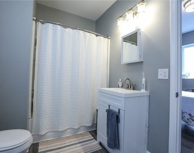 36 Tracy Street - Photo Thumbnail 18