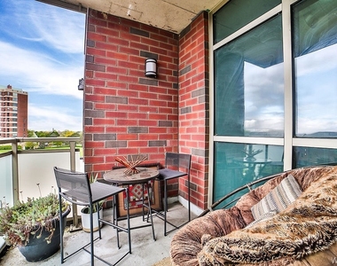 132 Lakefront Boulevard - Photo Thumbnail 7