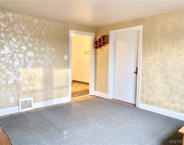 657 Englewood Avenue - Photo Thumbnail 5