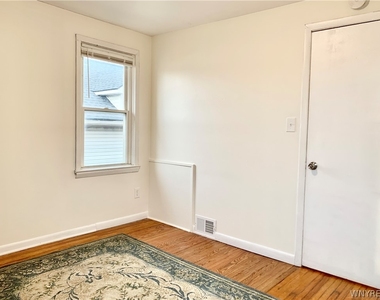 657 Englewood Avenue - Photo Thumbnail 8