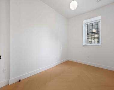 321 East 17th Street - Photo Thumbnail 1