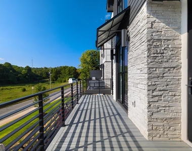 1281 E Main Street - Photo Thumbnail 4