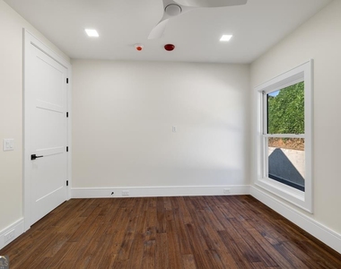 1281 E Main Street - Photo Thumbnail 15