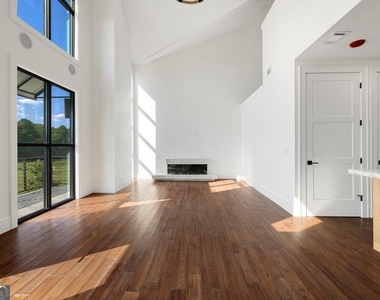 1281 E Main Street - Photo Thumbnail 3