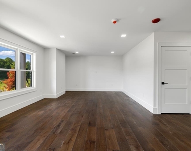 1281 E Main Street - Photo Thumbnail 8