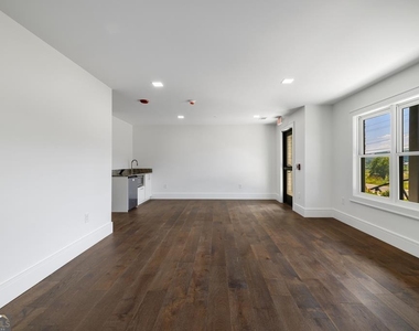 1281 E Main Street - Photo Thumbnail 9