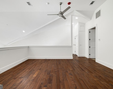 1281 E Main Street - Photo Thumbnail 16