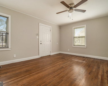973 Lawton Street Sw - Photo Thumbnail 5