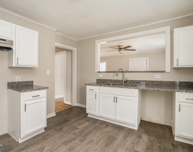 973 Lawton Street Sw - Photo Thumbnail 10