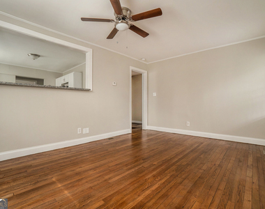 973 Lawton Street Sw - Photo Thumbnail 4