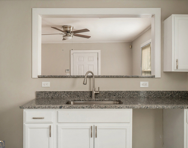 973 Lawton Street Sw - Photo Thumbnail 9