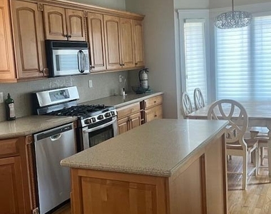 27 Richmond Avenue - Photo Thumbnail 2