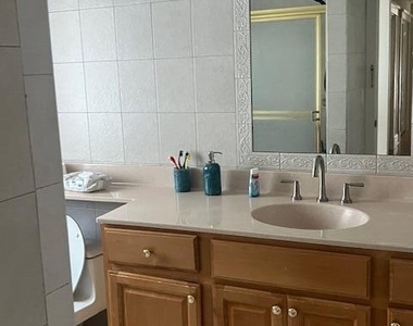 27 Richmond Avenue - Photo Thumbnail 6