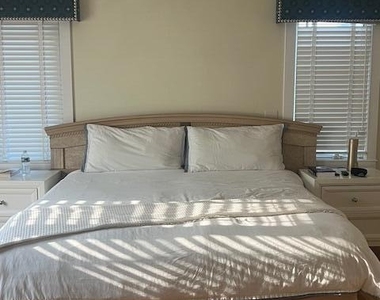 27 Richmond Avenue - Photo Thumbnail 4
