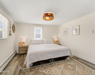 307 Asbury Avenue - Photo Thumbnail 16