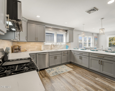 307 Asbury Avenue - Photo Thumbnail 8