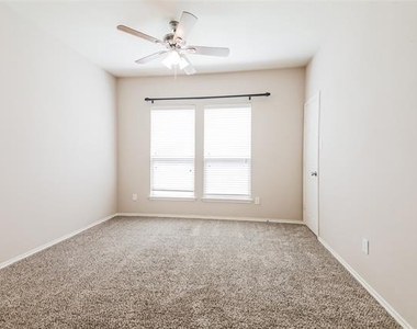 9915 Wethers Field Circle - Photo Thumbnail 12