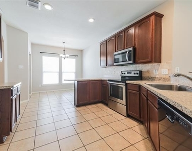 9915 Wethers Field Circle - Photo Thumbnail 7