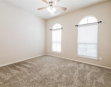 9915 Wethers Field Circle - Photo Thumbnail 13