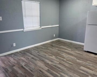 403 N 12th Street - Photo Thumbnail 1
