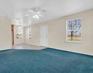 509 W Cedar Street - Photo Thumbnail 8