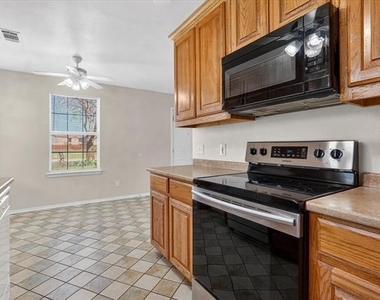 509 W Cedar Street - Photo Thumbnail 4