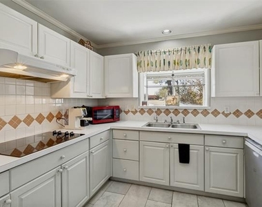 3024 Encino Drive - Photo Thumbnail 8