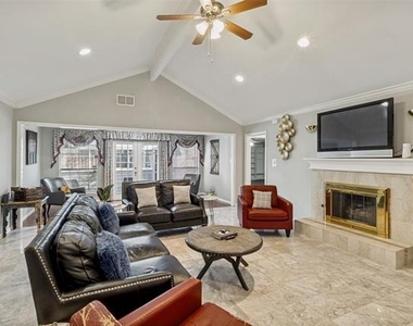 3024 Encino Drive - Photo Thumbnail 4