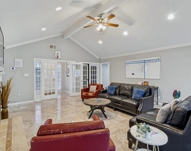 3024 Encino Drive - Photo Thumbnail 2